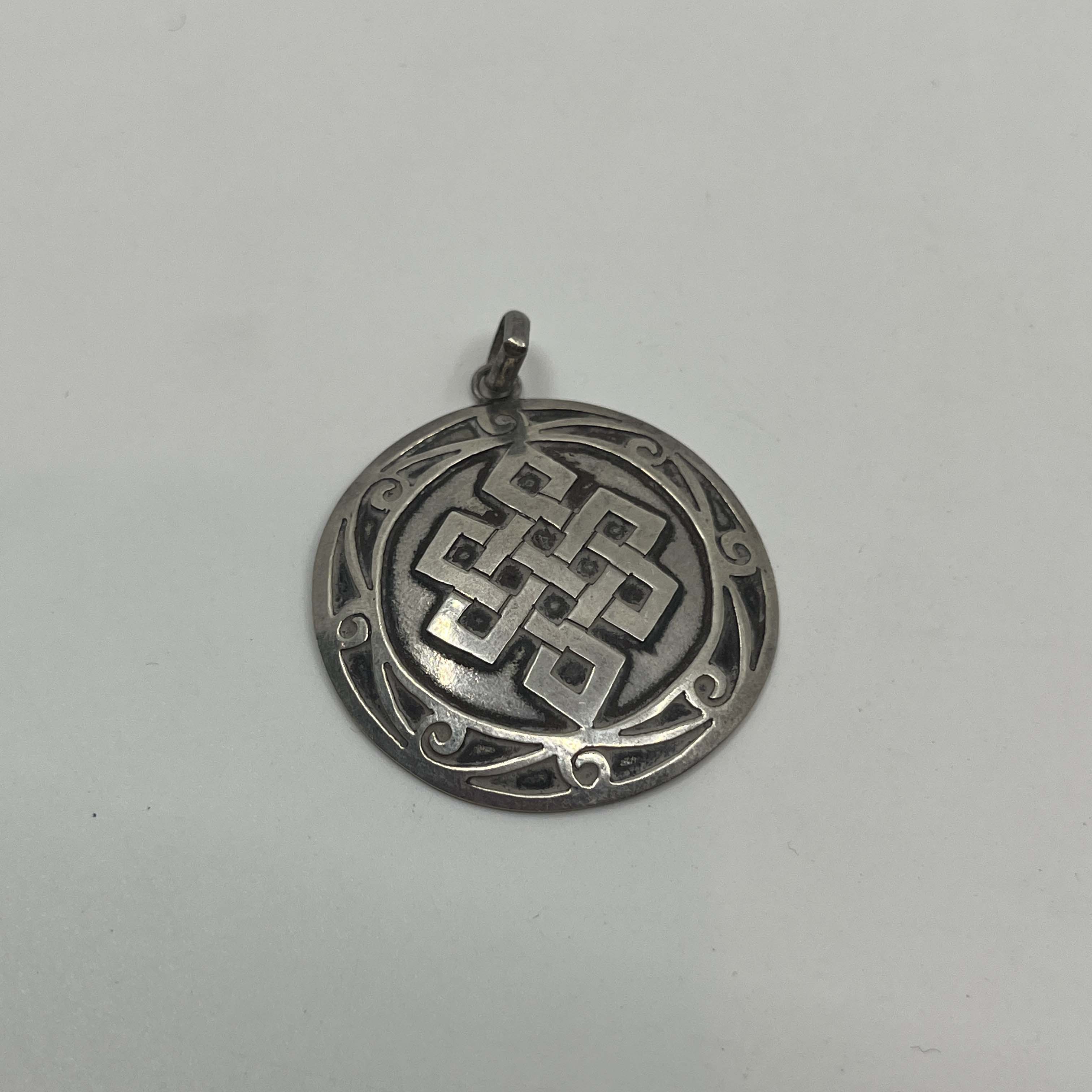 Silver Pendent Endless Knot