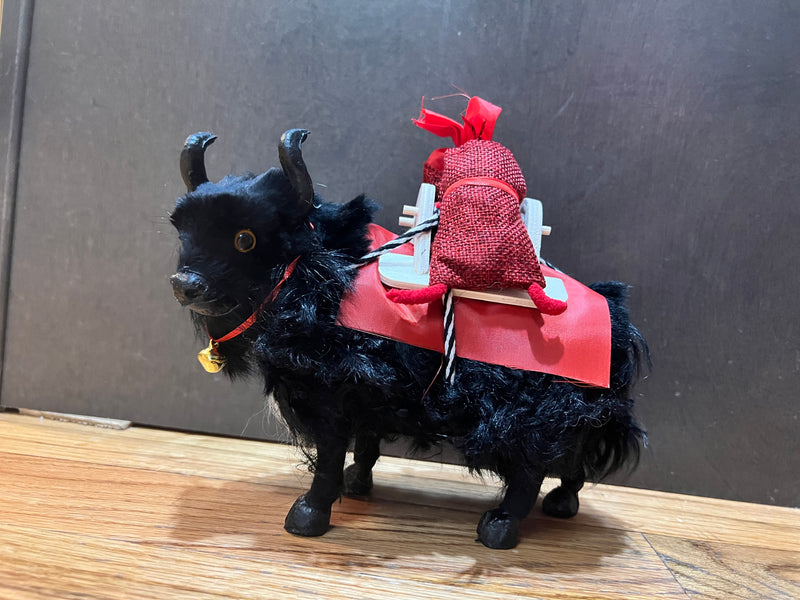 Black Yak with Sack: Medium image 1