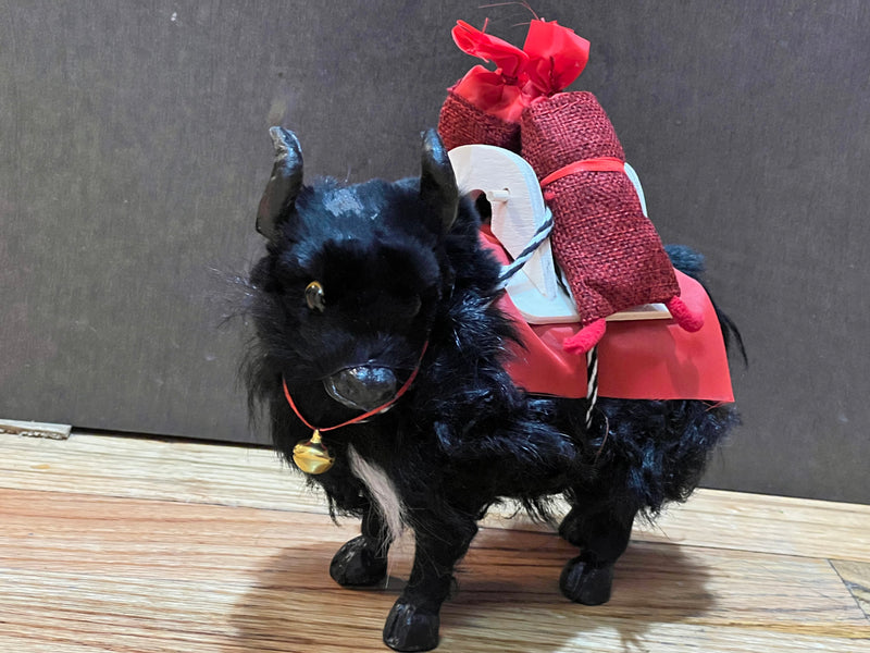 Black Yak with Sack: Medium image 2